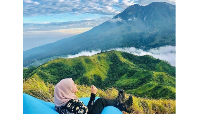 Suasana dan pesona alam yang ditawarkan di Bukit Mongkrang, Karanganyar.