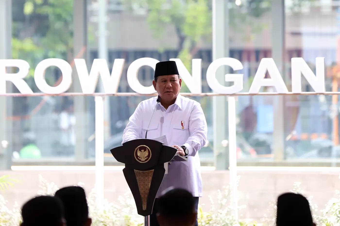 ILUSTRASI: Presiden Prabowo Subianto memberikan arahan agar lagu Indonesia Raya dapat disiarkan lembaga penyiaran secara serempak, pada pukul 07.00 WIB.