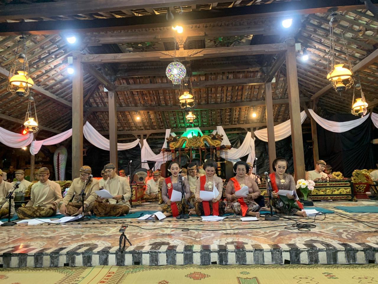 Festival Gangsa Dwipantara 2024 digelar selama 2 hari, Jumat-Sabtu (20-21/12/2024) di Garasi Seni Benowo, tempat tinggal mendiang maestro karawitan Rahayu Supanggah, Benowo, Ngringo, Jaten, Karanganya