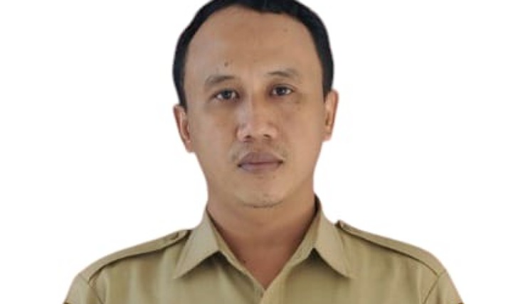 Andrianto, guru Bahasa Jawa yang bernazar jalan kaki lintas provinsi.