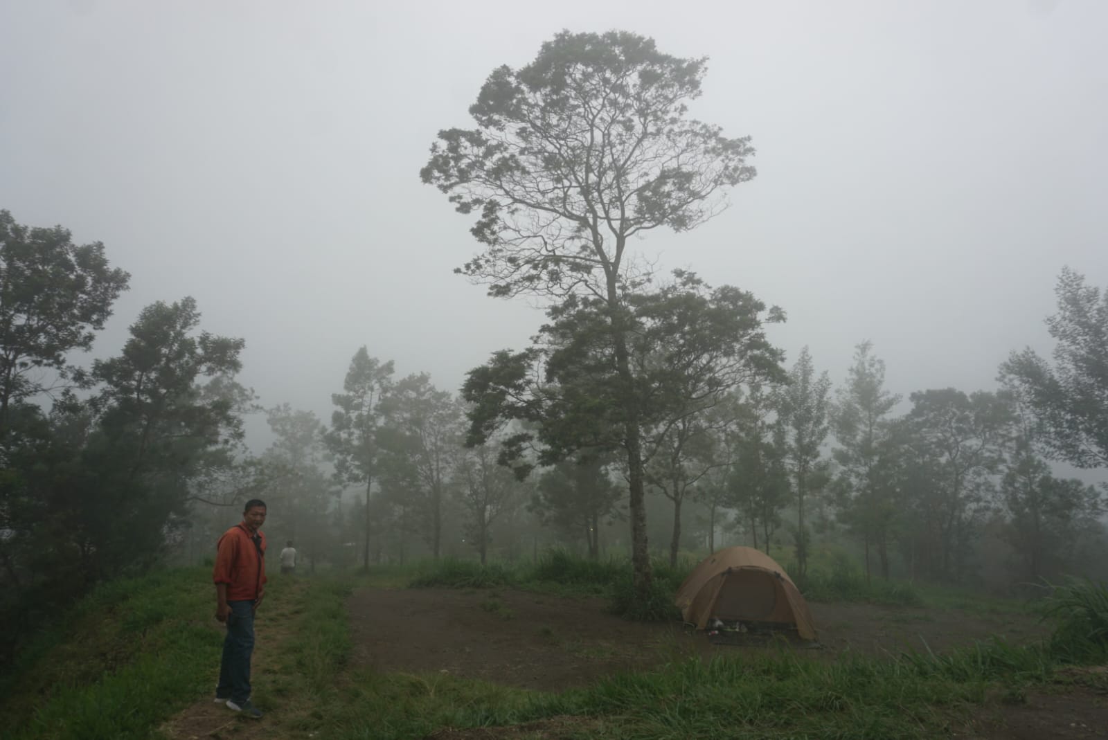 Lokasi camping di Ekowisata Kali Talang dengan panorama alam Gunung Merapi. (Angga Purenda/Radar Solo)