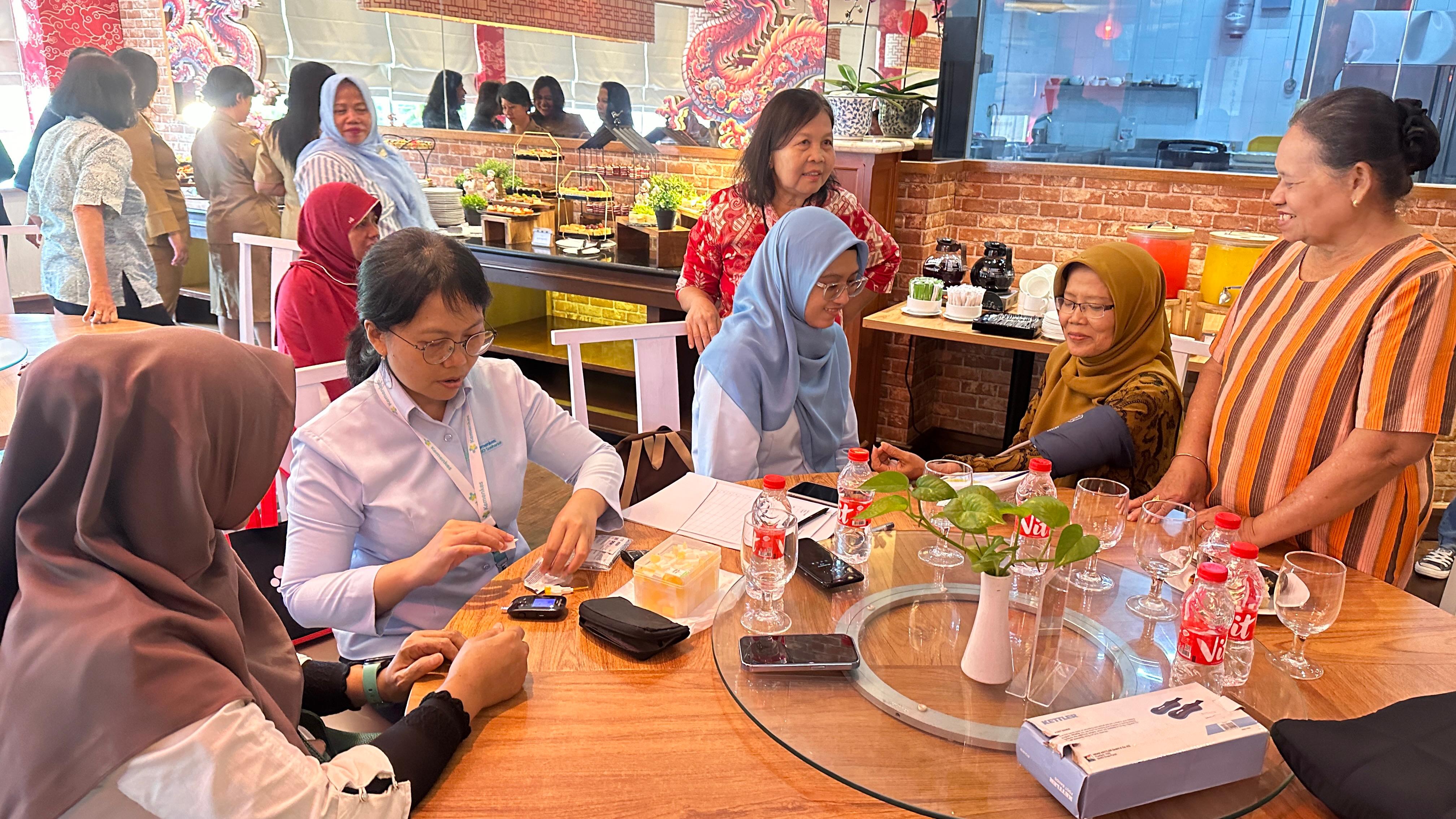 Talkshow Kesehatan Spesial Hari Ibu di The Sunan Hotel Solo.