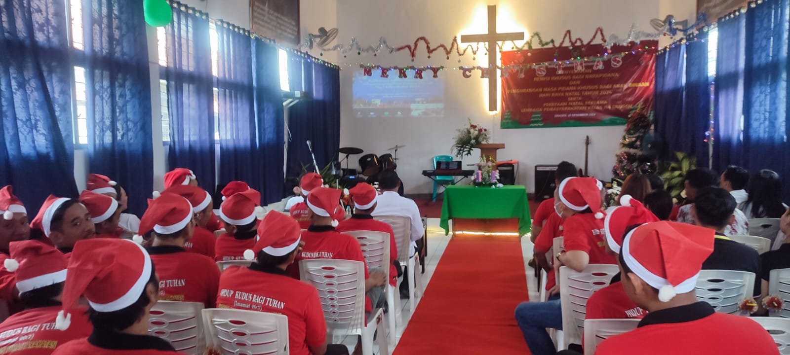 Pemberian remisi kepada puluhan narapidana Lapas Kelas 2A Sragen di hari Natal 2024. (Ahmad Khairudin/Radar Solo)