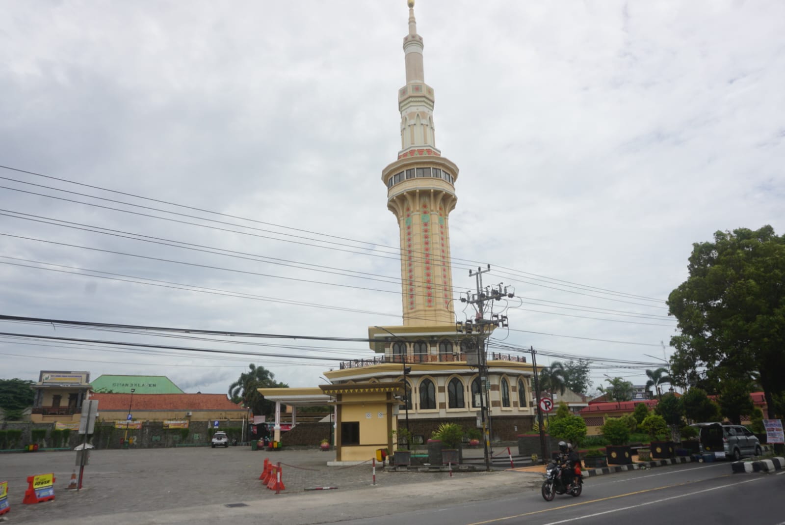 Menara Masjid Al Aqsha Klaten segera dibuka untuk umum. (Angga Purenda/Radar Solo)
