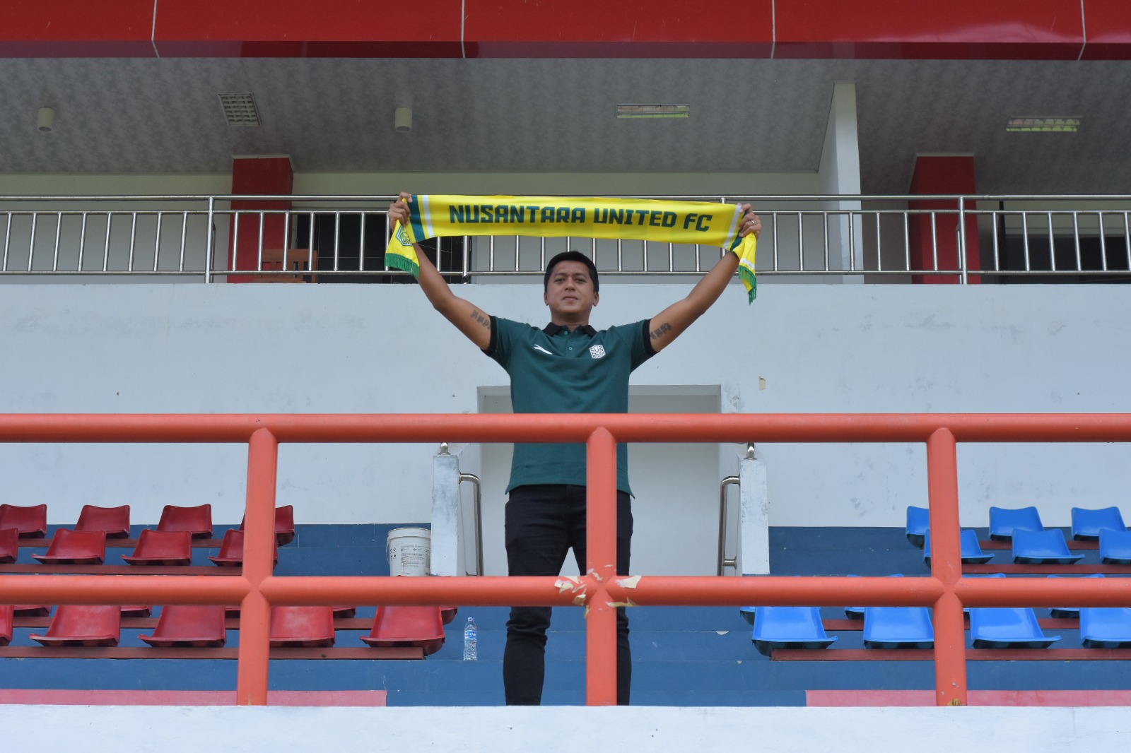 TUGAS BARU: Stefan Rullin Keeltjes resmi jadi pelatih kepala Nusantara United musim ini.