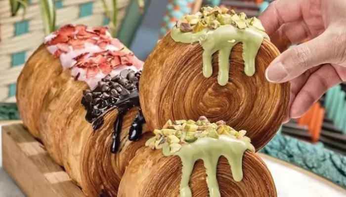 Cromboloni jadi salah satu kuliner viral di tahun 2024.