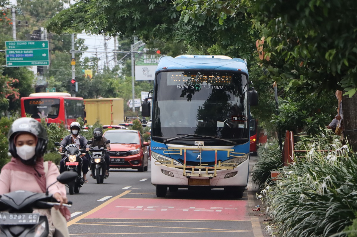 Biaya operasional armada BST di Kota Solo tidak murah. Mayoritas dana masih bergantung pada pemerintah pusat.