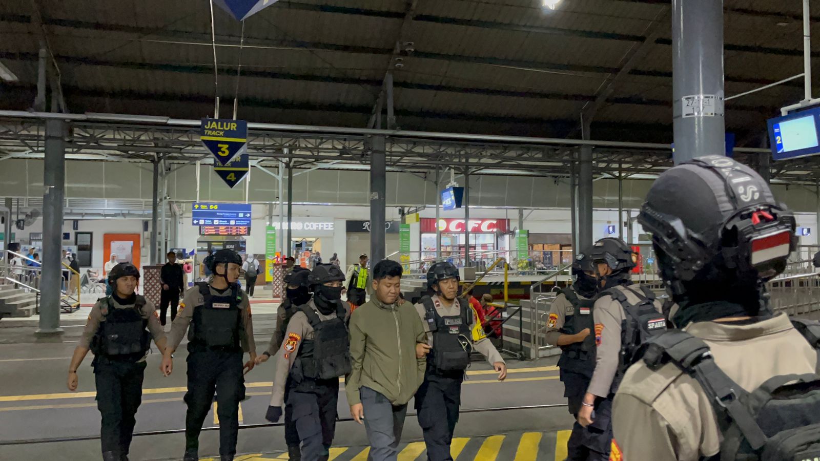 Oknum suporter Persis Solo diamankan Polresta Solo.