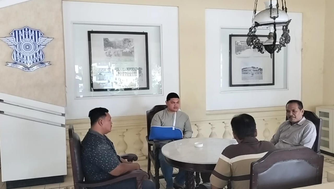 Mediasi laka kecelakaan yang melibatkan mobil Mitsubishi Pajero dan motor Yamaha Vega.