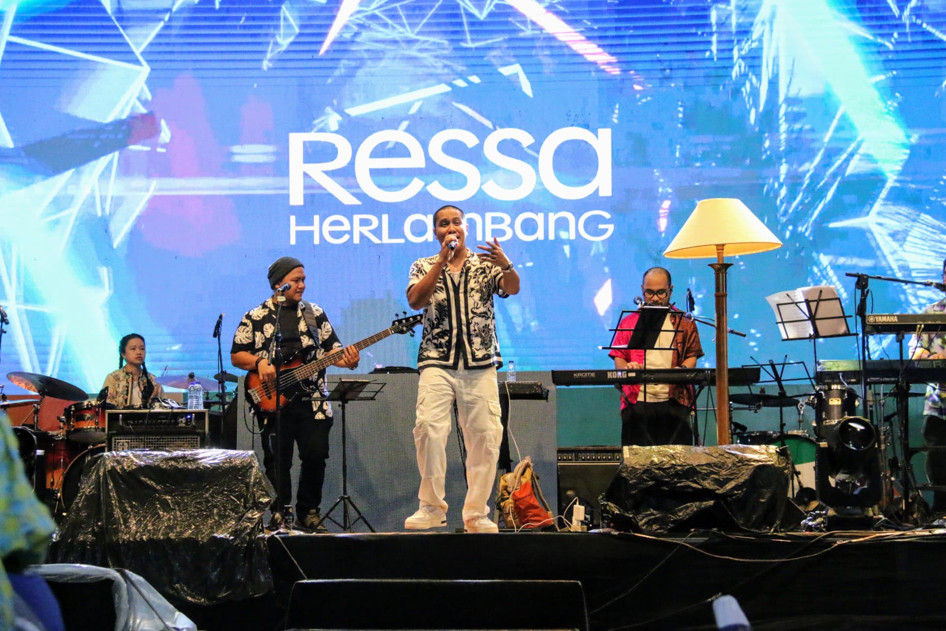 Penampilan Ressa Herlambang di ajang Havana New Year