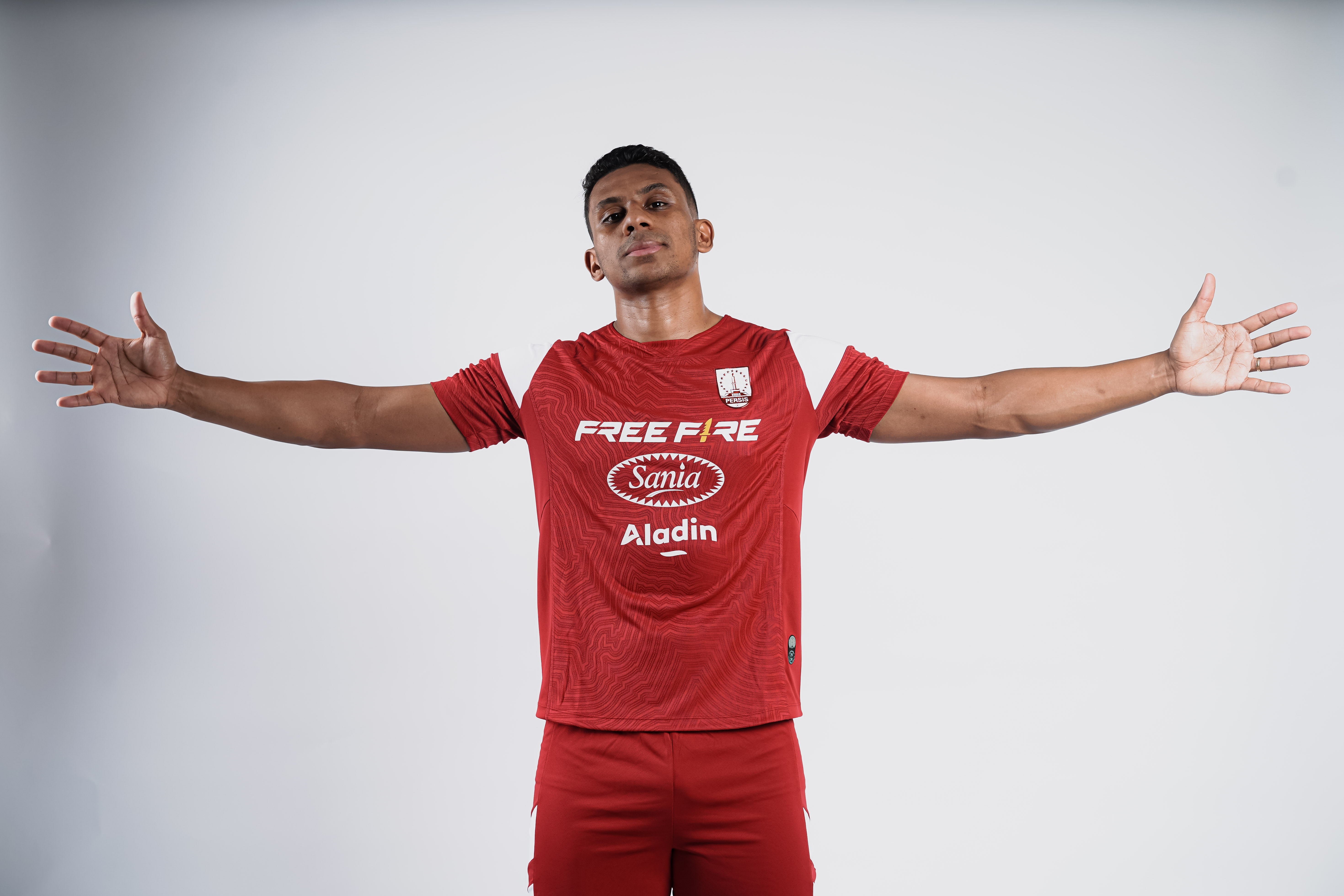 YANG DITUNGGU: Bek asal Brasil Cleylton Santos resmi berseragam Persis Solo musim ini.  &nbsp;