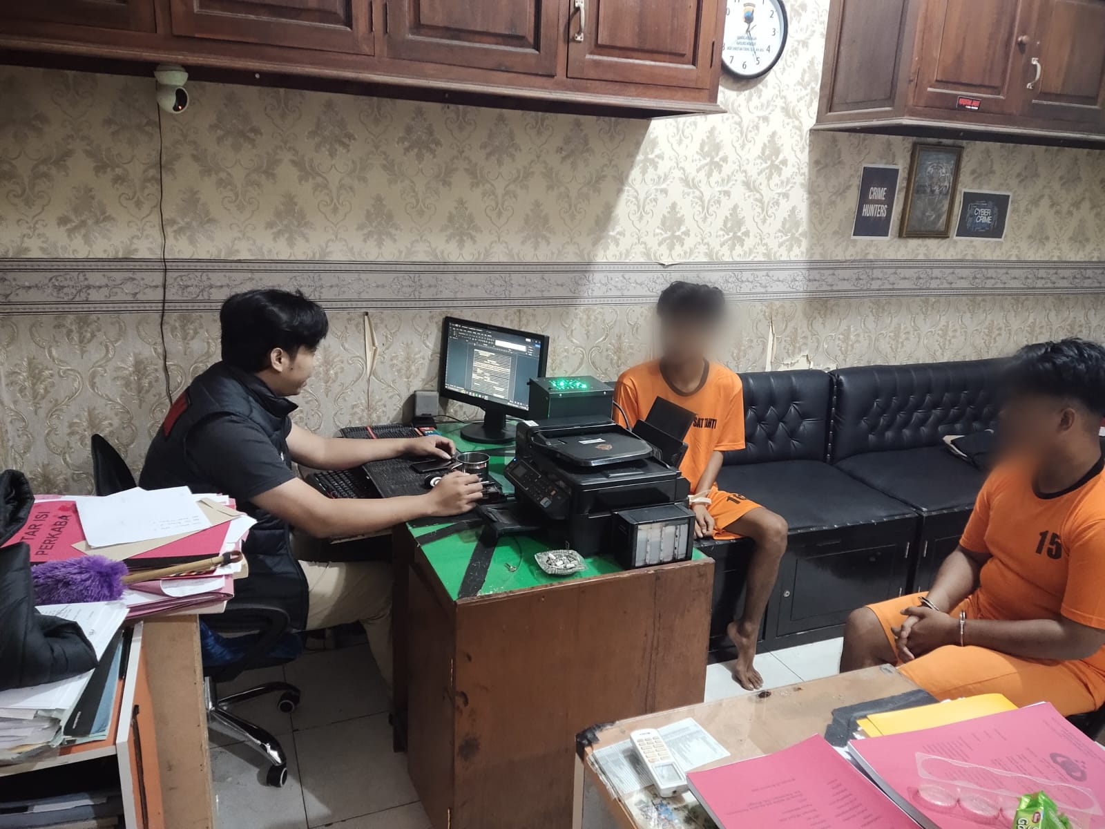 Penyidik Polres Wonogiri memeriksa dua tersangka pelaku curanmor.