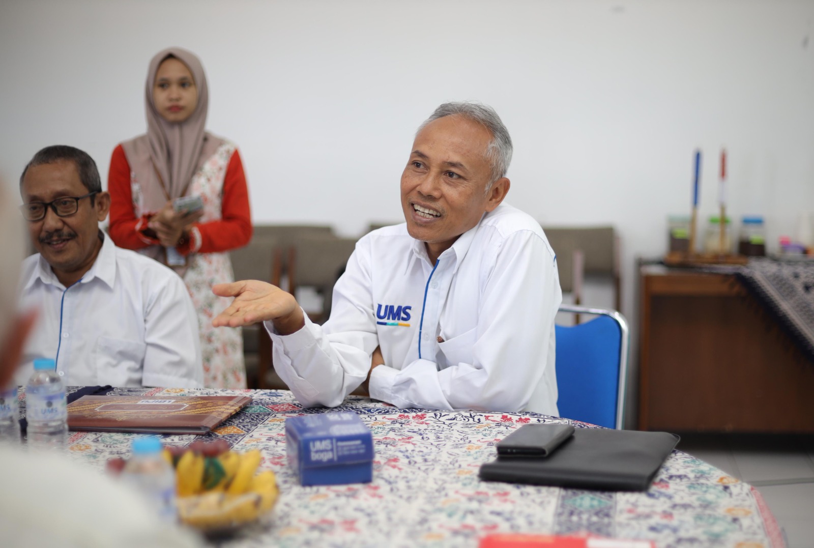 BERSINERGI: Indo-Austay menjalin kerja sama dengan LBIPU UMS untuk belajar budaya Indonesia.