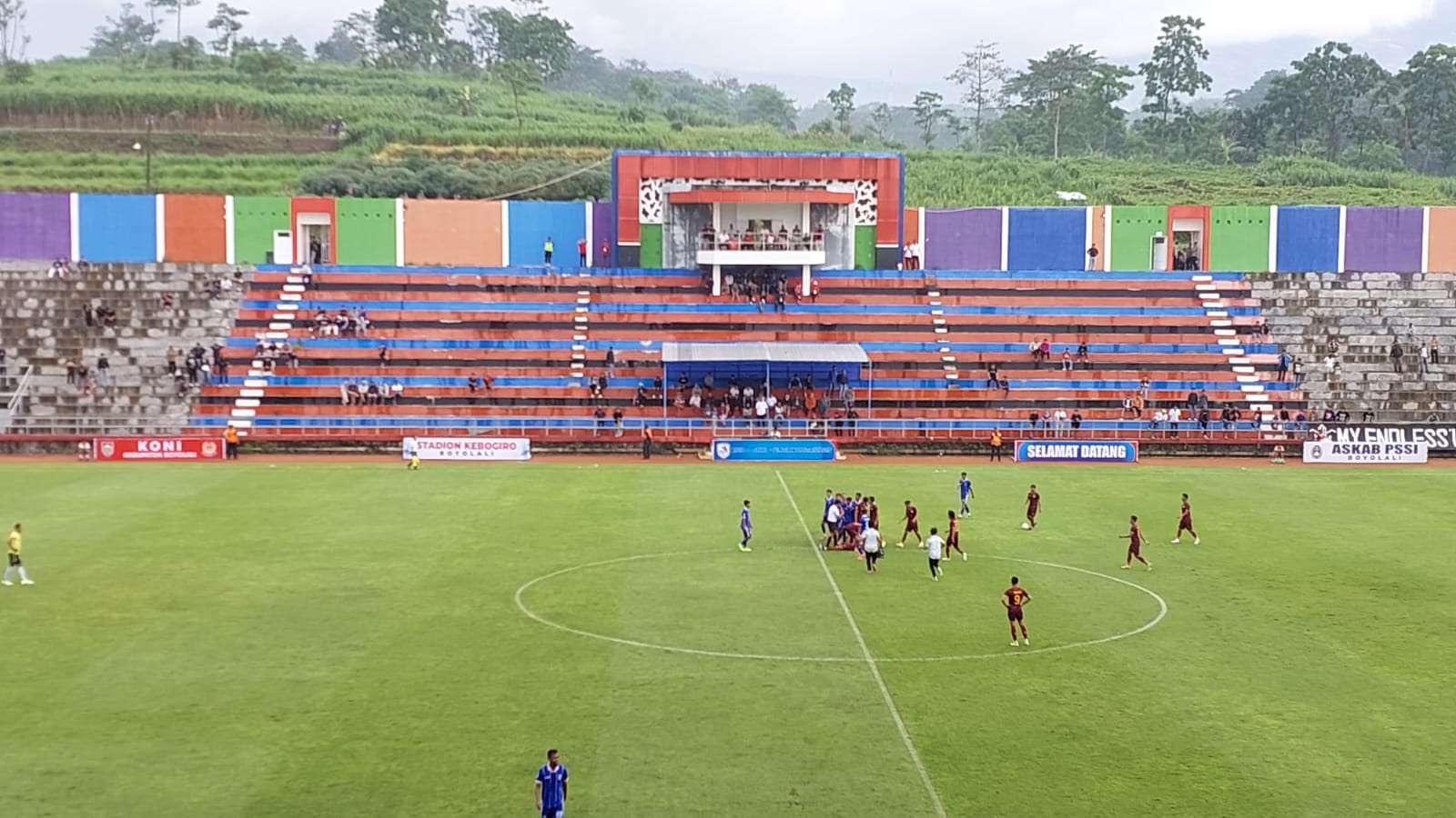 Laga Persebi Boyolali melawan Persika Karanganyar di Stadion Kebogiro Boyolali (8/1/2025).
