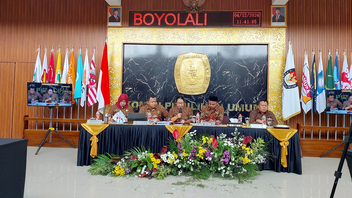 Ilustrasi komisioner KPU Boyolali saat umumkan hasil rekapitulasi penghitungan suara Pilkada Serentak 2024.