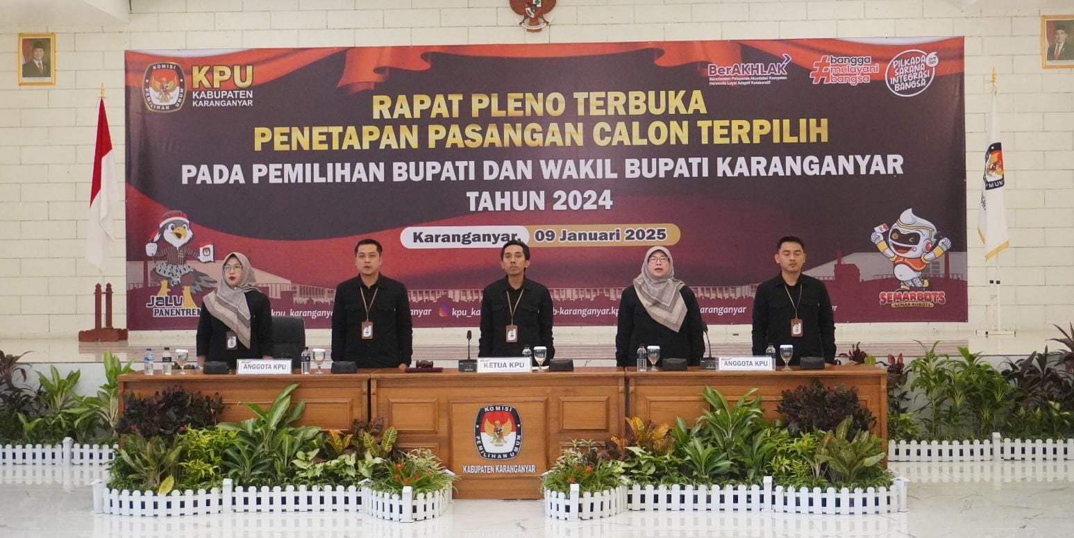 KPU Karanganyar menggelar rapat pleno penetapan paslon terpilih Pilkada Karanganyar, Kamis (9/1/2025). (Rudi Hartono/Radar Solo)