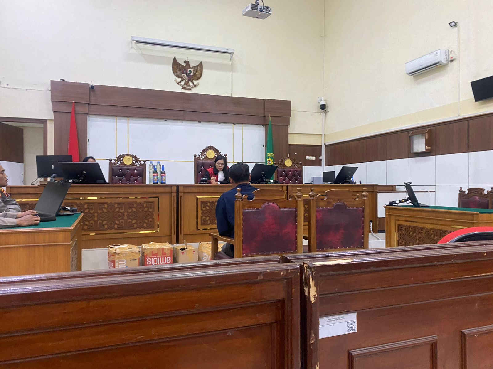 Para terdakwa saat menjalani proses sidang tipiring di Pengadilan Negeri (PN) Klaten