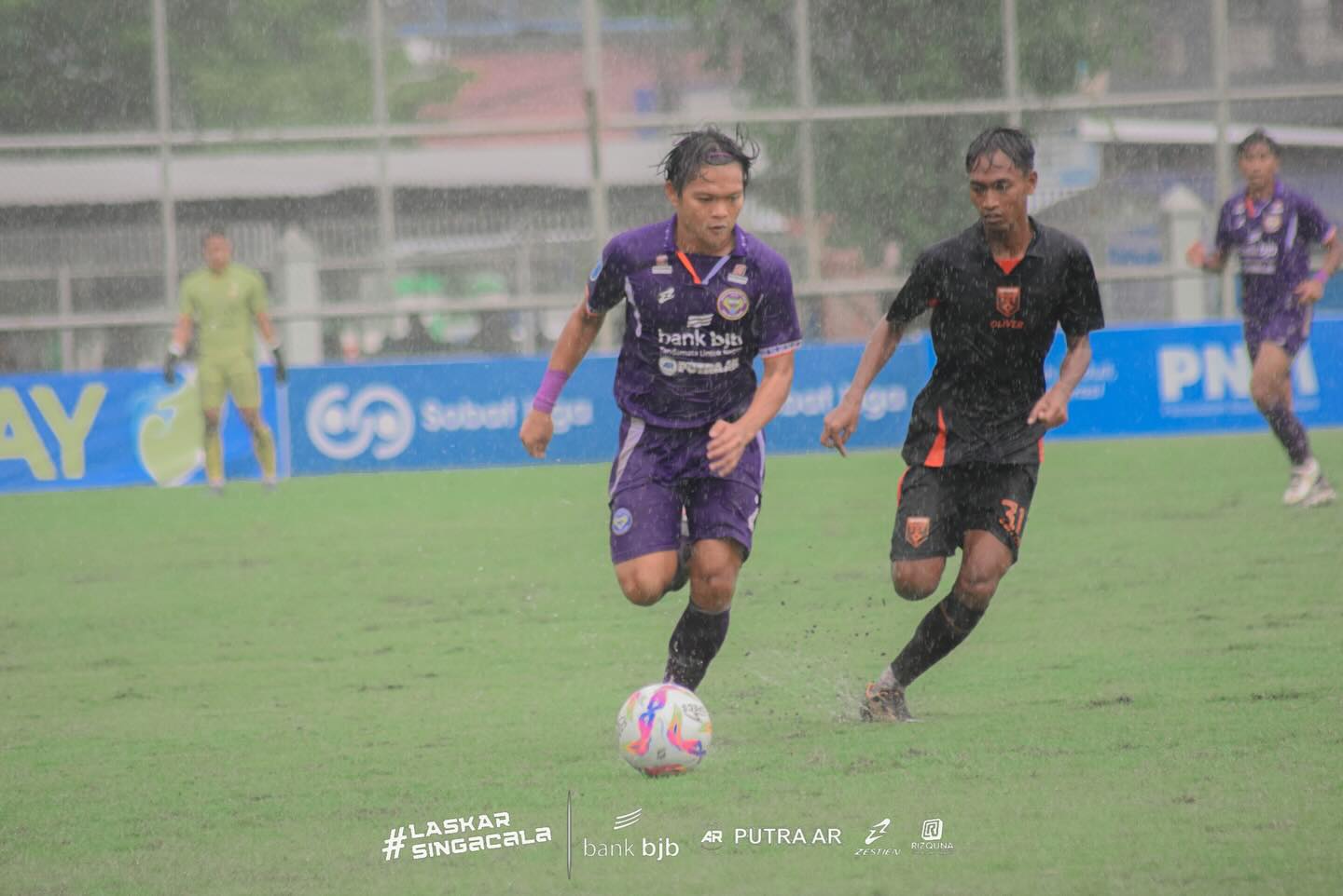 HUJAN: PSGC Ciamis bertanding melawan Tornado FC di Liga Nusantara, belum lama ini.