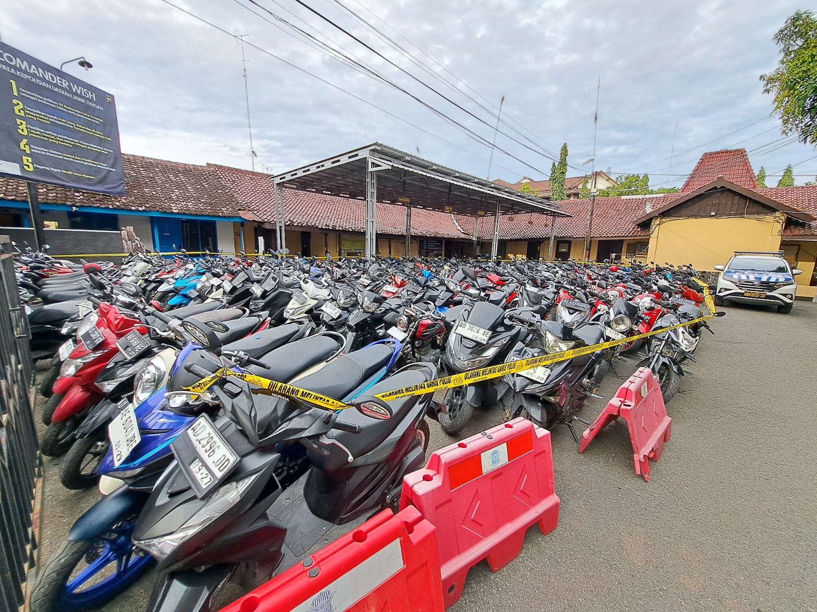 Barang bukti sepeda motor yang diamankan Polres Sragen dalam operasi yang menyasar pelaku balap liar dan knalpot brong.