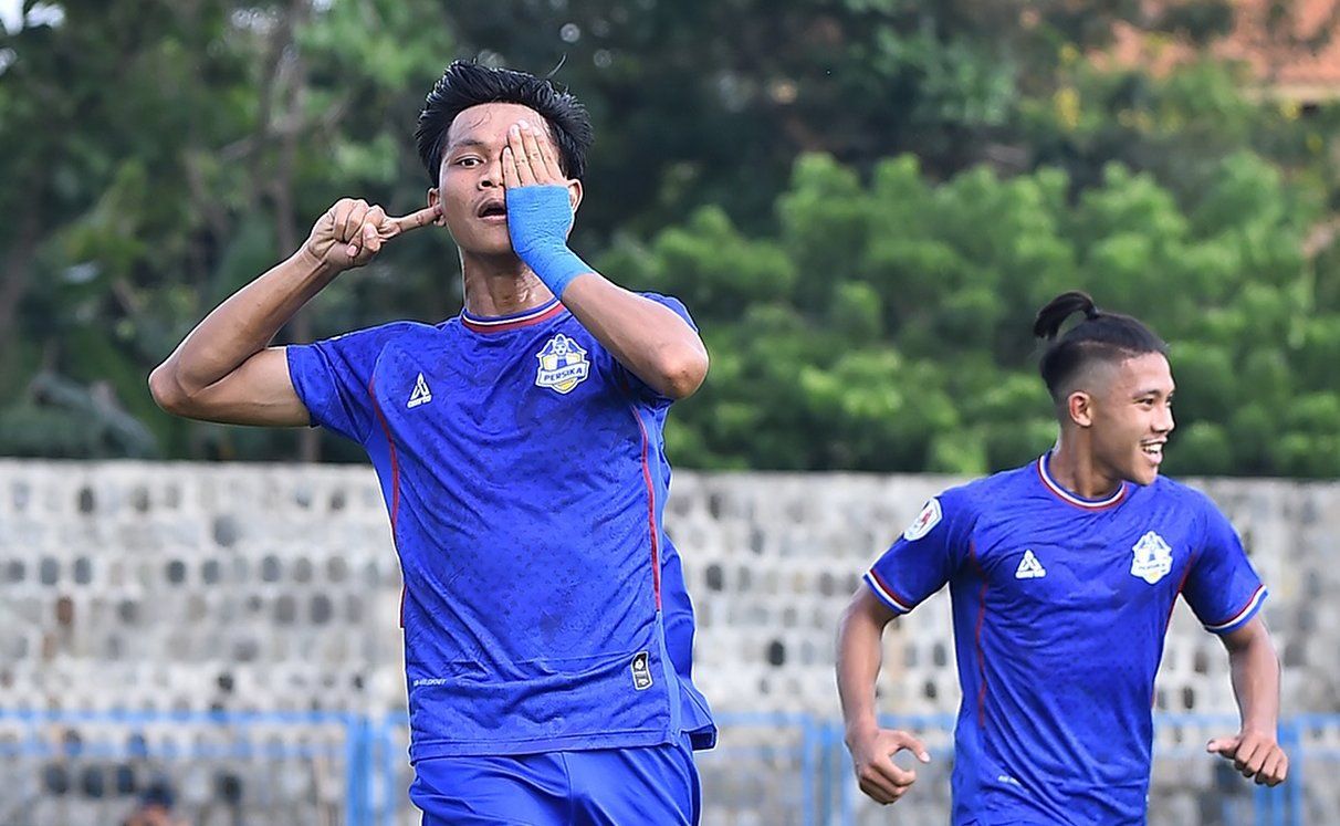 Pemain Persika Karanganyar merayakan golnya di Liga 4 Jateng.