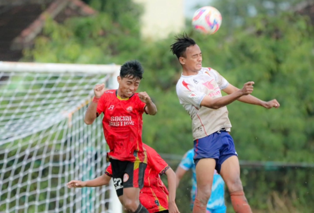 DUEL UDARA: Laga Persiharjo Samba Persada kontra PPSM Magelang di Stadion gelora Merdeka, Minggu (19/1).