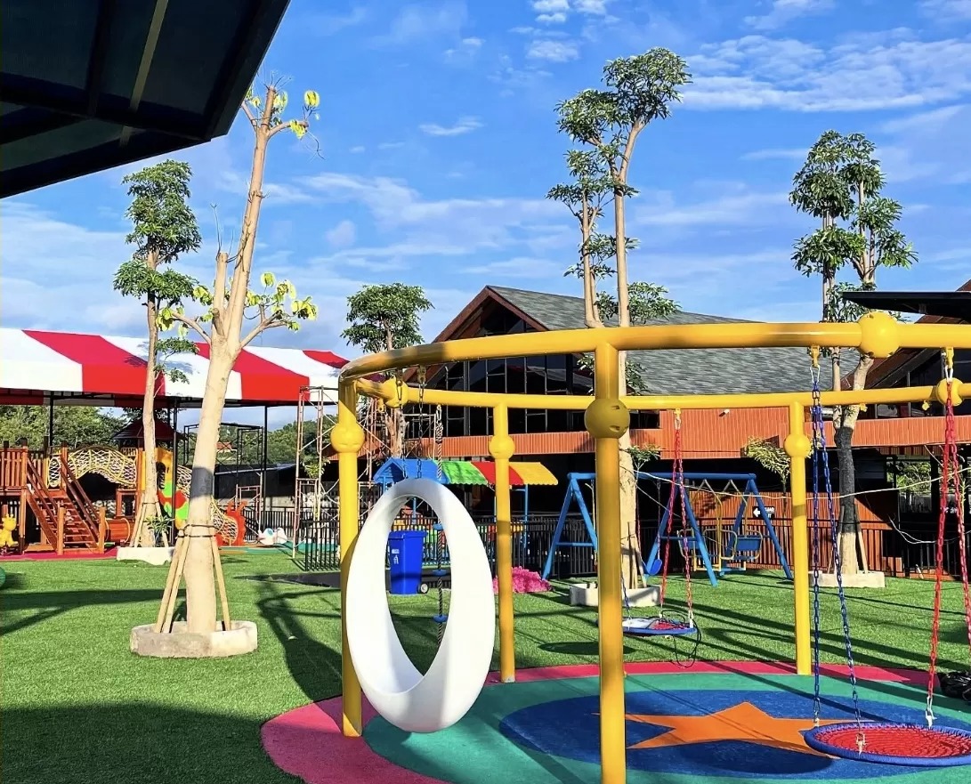 Area playground di The Nice Park Solo yang dirancang khusus untuk anak-anak.