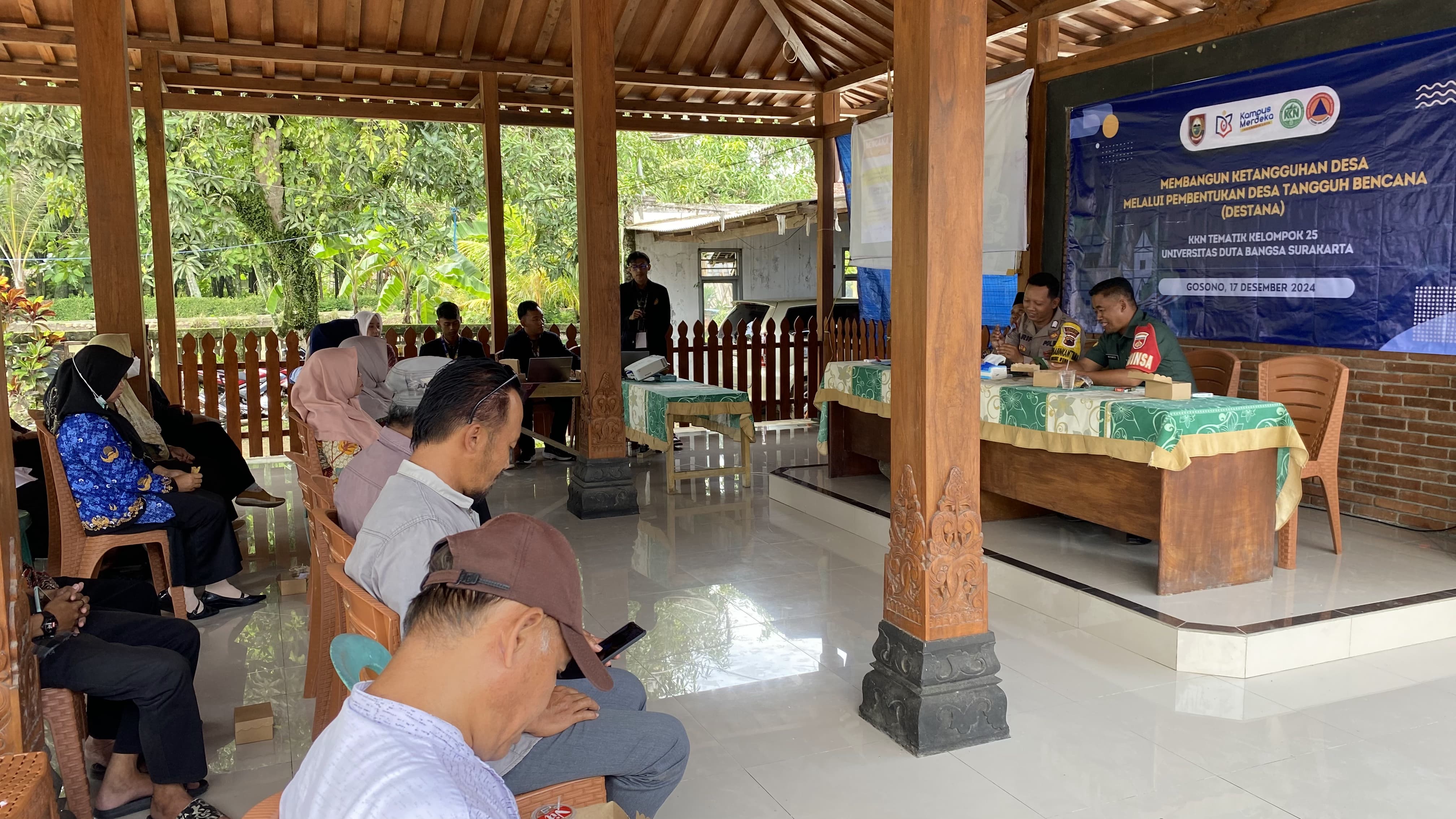 Mahasiswa peserta KKNT UDB Surakarta Periode 6 gelar sosialisasi pembentukan Desa Tanggap Bencanadi tiga lokasi pelaksanaan KKNT Periode 6.
