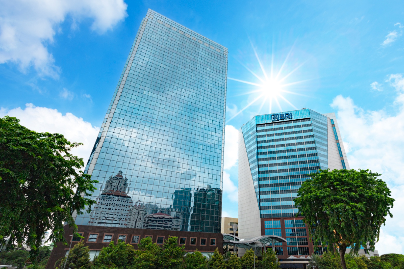 BRI menargetkan penyaluran Kredit Pemilikan Rumah (KPR) bersubsidi sebesar Rp2,92 triliun melalui skema FLPP dan Tapera pada 2025.