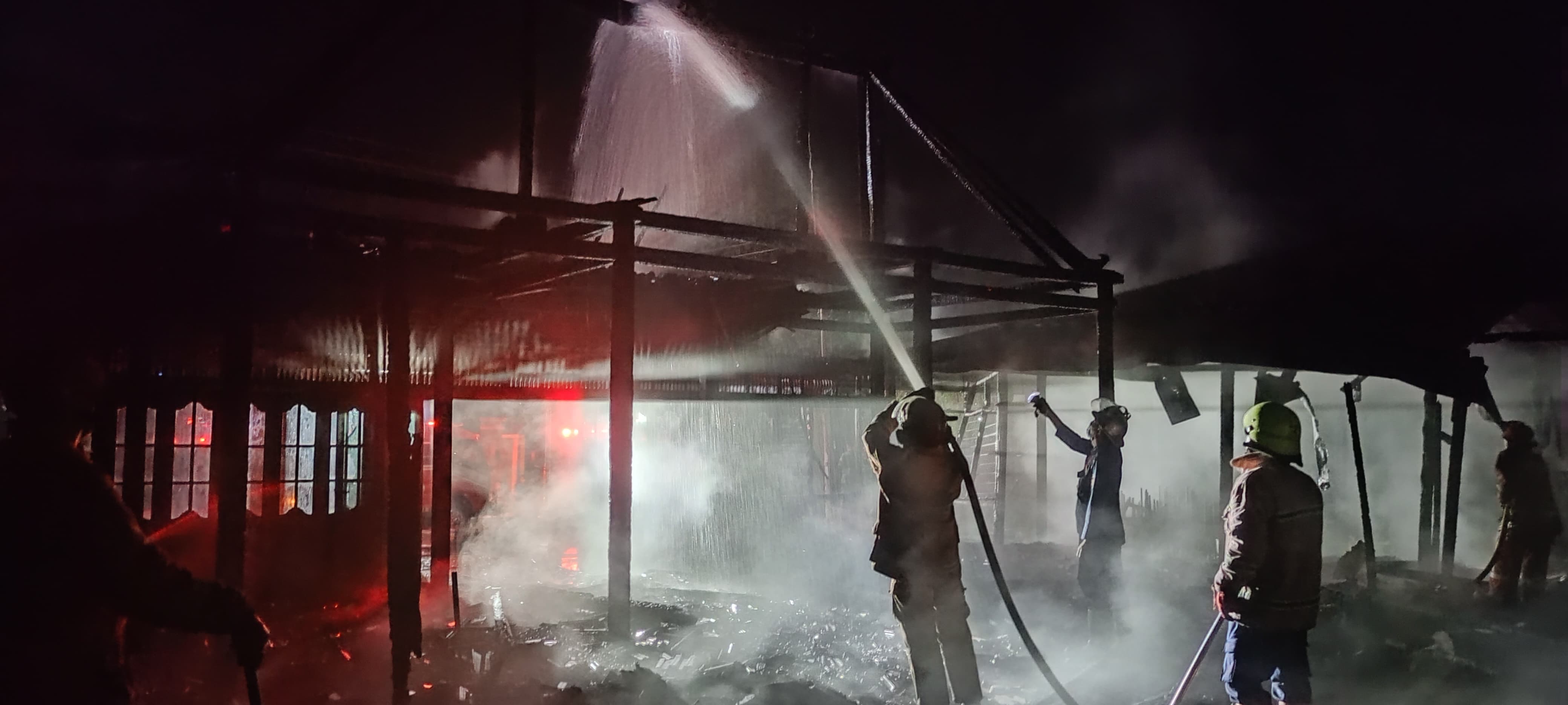 Rumah di Desa Patihan, Kecamatan Sidoharjo, Sragen ludes terbakar pada Rabu (20/1/2025). (Ahmad Khairudin/Radar Solo)