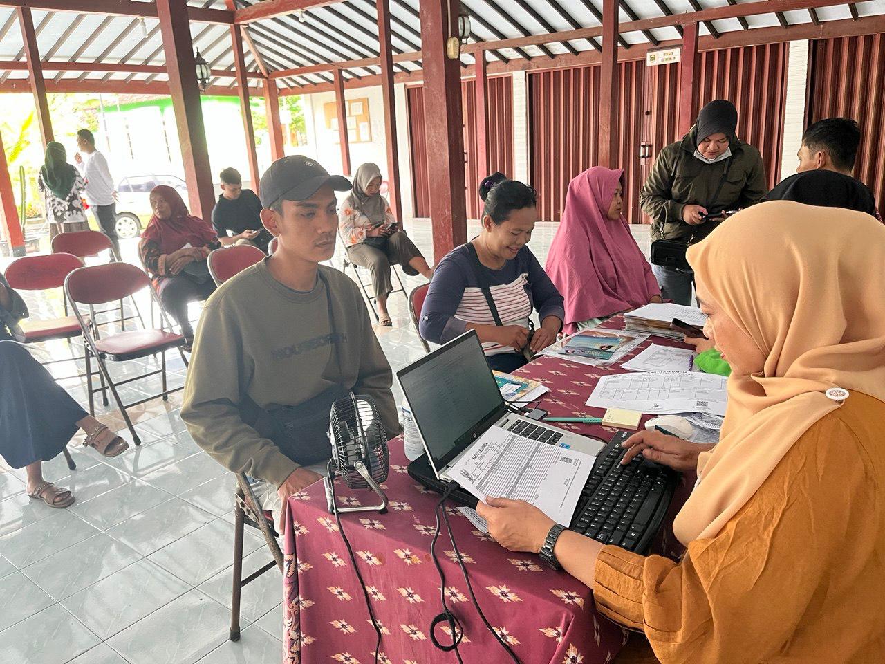 Layanan Mobile Customer Service (MCS) BPJS Kesehatan di Kelurahan Kemasan, Kecamatan Sawit, Boyolali.