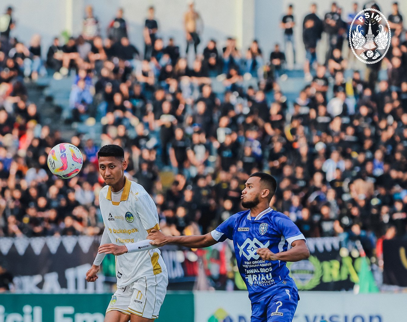 laga PSPS Pekanbaru vs PSIM Jogja di Liga 2 2024/2025.