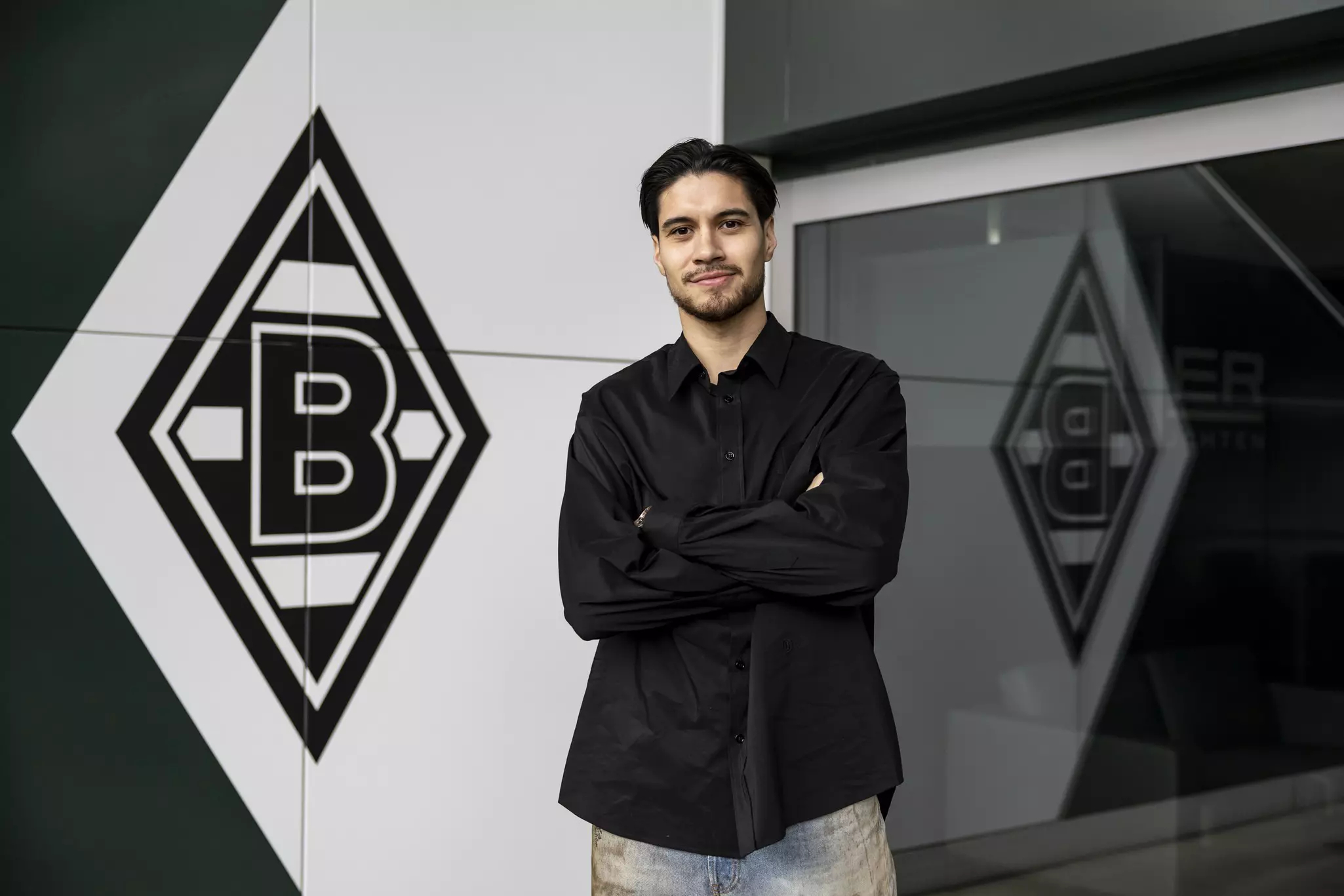 Kevin Diks resmi gabung&nbsp;Borussia Mönchengladbach.