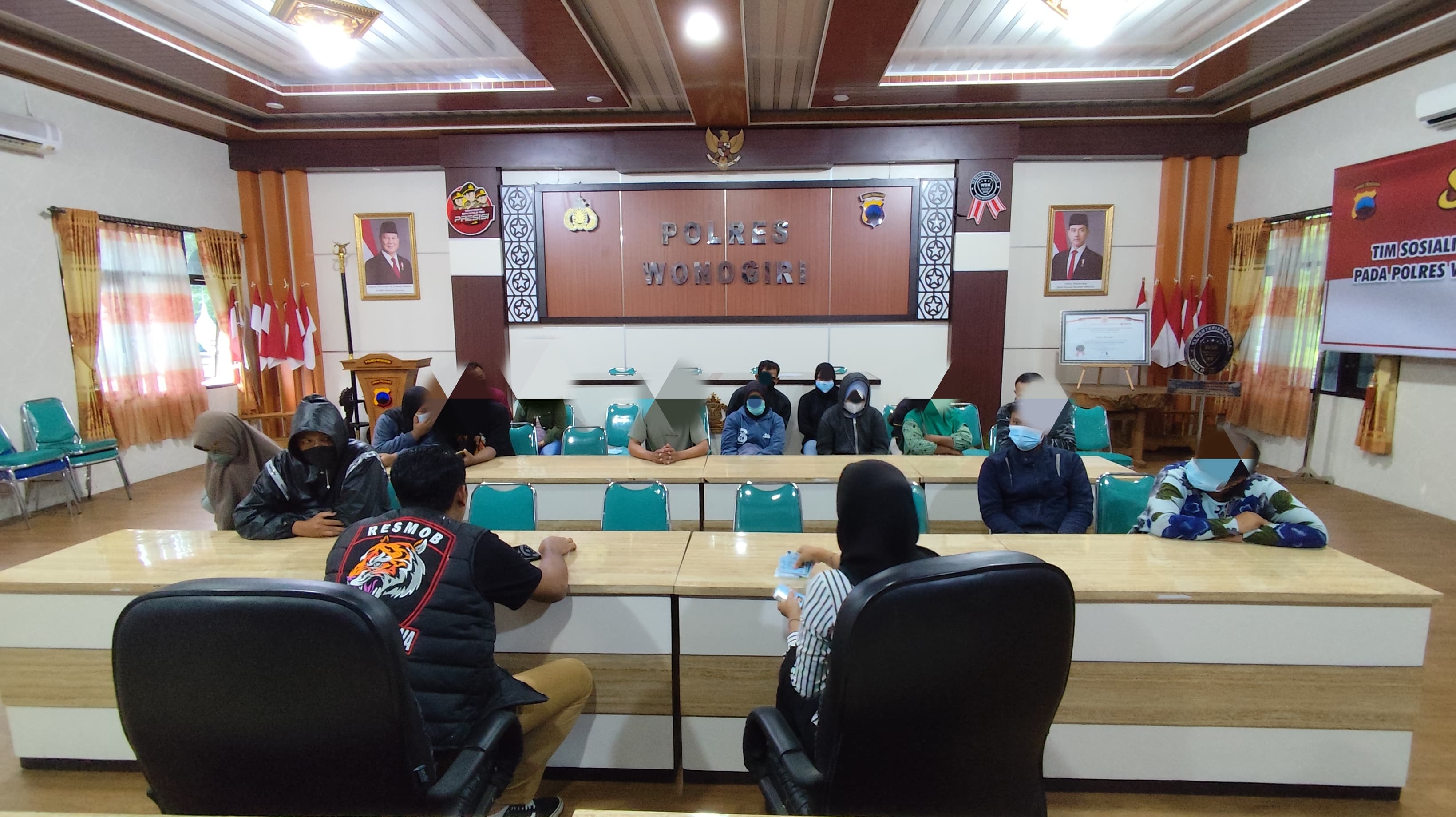 Pembinaan terhadap pasangan tak resmi yang terjaring razia, Jumat (24/1/2025).