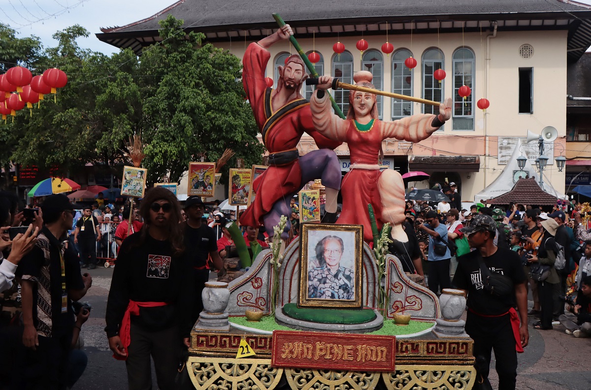 Ogoh-ogoh Bukek Siansu, tokoh komik karya Kho Ping Hoo, yang ditampilkan oleh Kelurahan Gandekan.