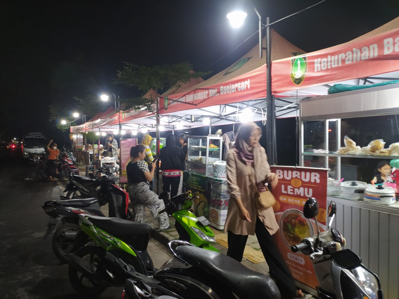 BERGELIAT: Selter kuliner yang digagas warga Banyuanyar menjadi pusat ekonomi baru.
