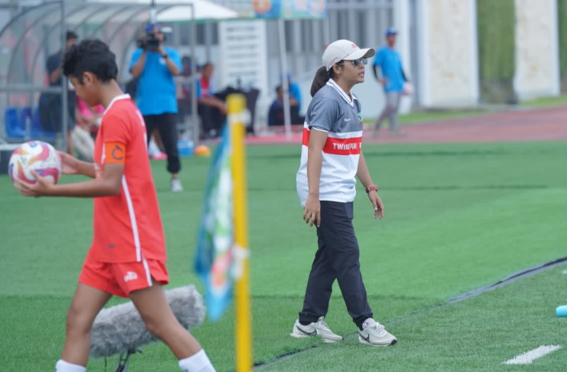 Pelatih Kepala Tim Sepak Bola Putri Kota Solo Maya Susmita