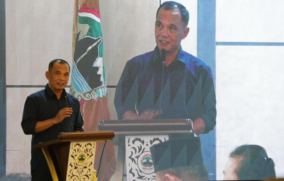 SOSIALISASI: Ketua DPRD Jawa Tengah Sumanto memberikan paparan di FGD yang digelar di Kantor BPKAD Provinsi Jawa Tengah, Kota Semarang, Selasa sore (21/1).
