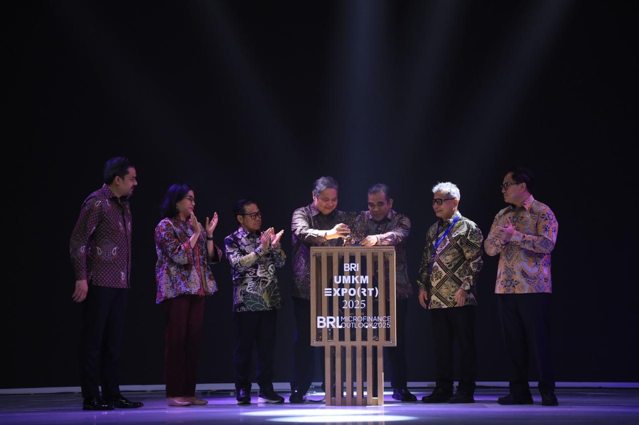 Sejumlah menteri membuka rangkaian acara BRI UMKM EXPO(RT) 2025.  Digelar bersamaan dengan BRI Microfinance Outlook 2025 di ICE BSD City, Tangerang.