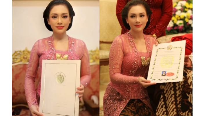 Celine Evangelista saat meraih gelar kehormatan Kanjeng Raden Mas Ayu (KRM Ay) dari Keraton Solo.