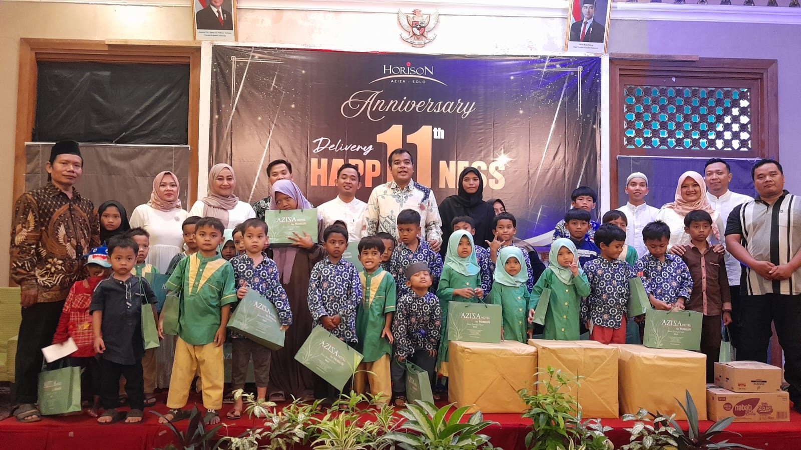 BERBAGI KEBAHAGIAN: Perayaan anniversary ke- 11 Horison Aziza Hotel Solo dengan santunan anak yatim, Kamis (30/1).
