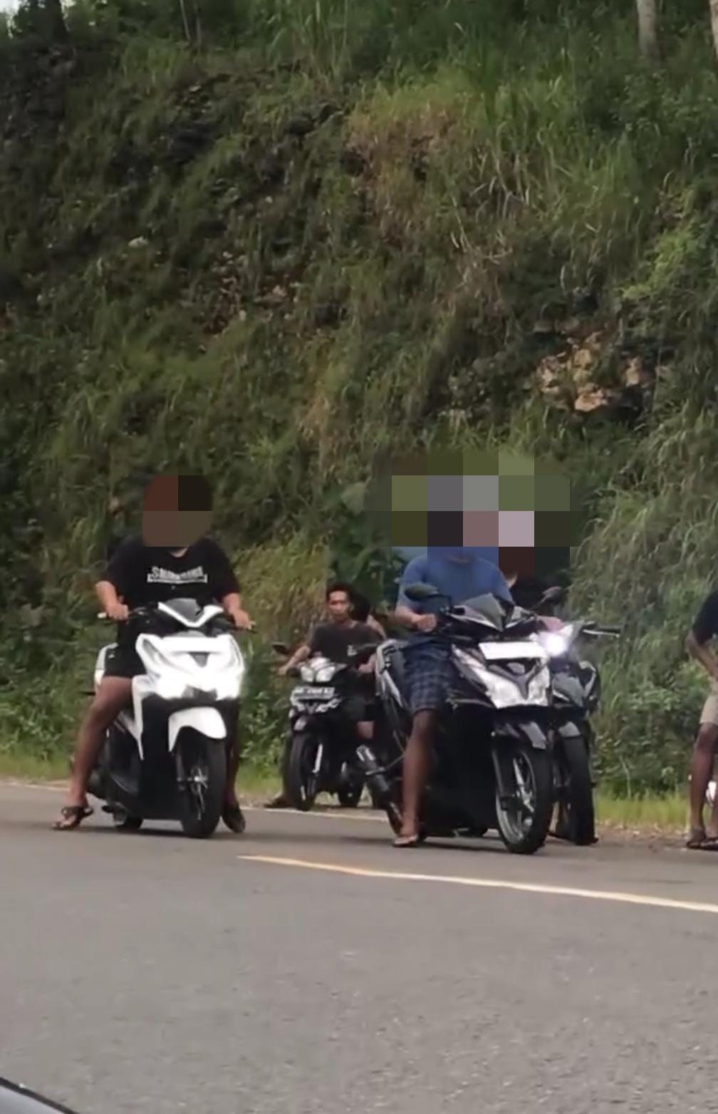 Tangkapan layar aksi diduga balap liar di JLS Pracimantoro.