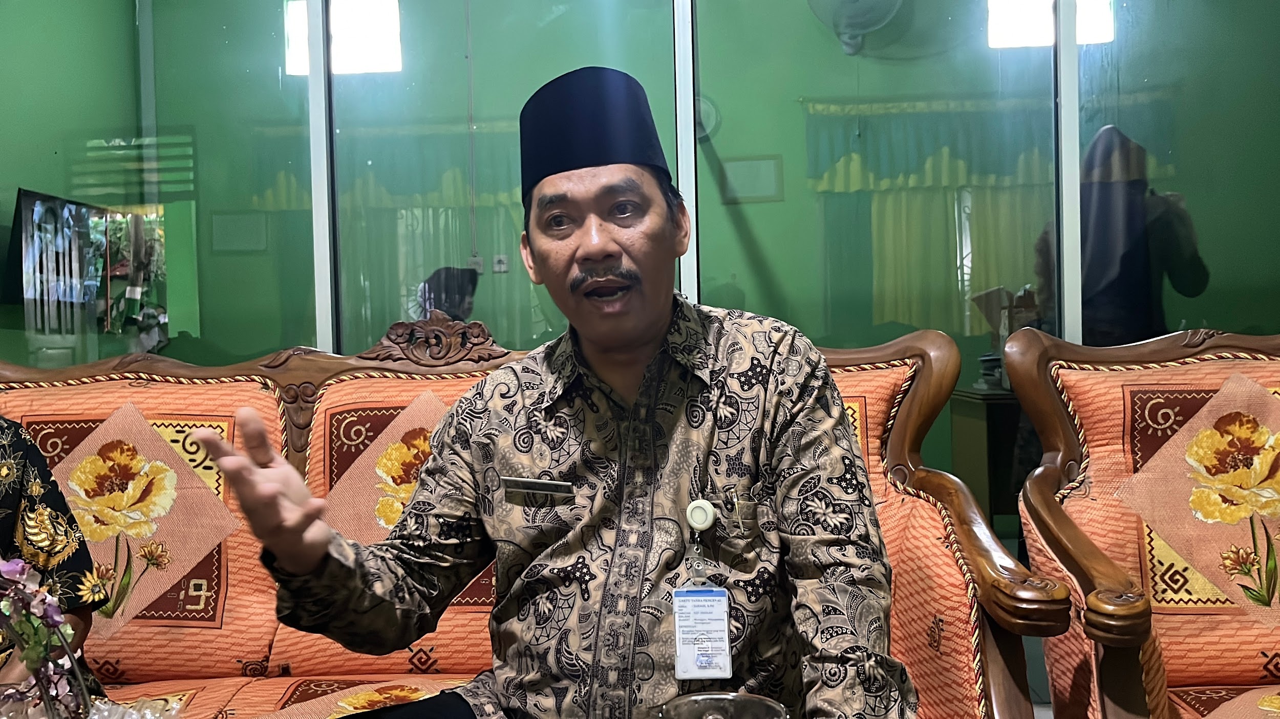 Kepala SMP Muhammadiyah 4 Mojogedang  Suradi