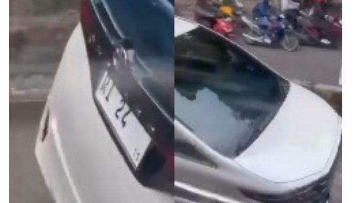 Tangkapan layar mobil dinas pejabat RI 24 nekat terobos jalur busway alias Transjakarta.