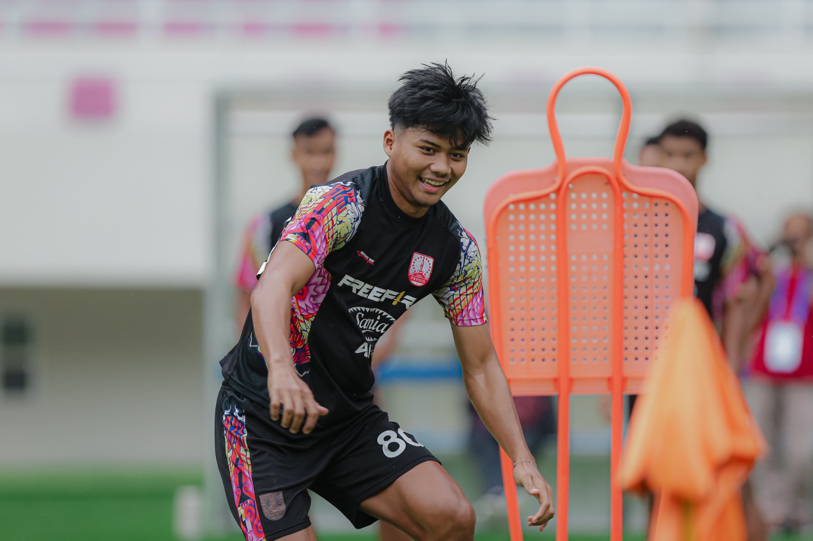 TEMPA DIRI: Striker Persis Solo Arkhan Kaka saat berlatih di Stadion Manahan, belum lama ini.