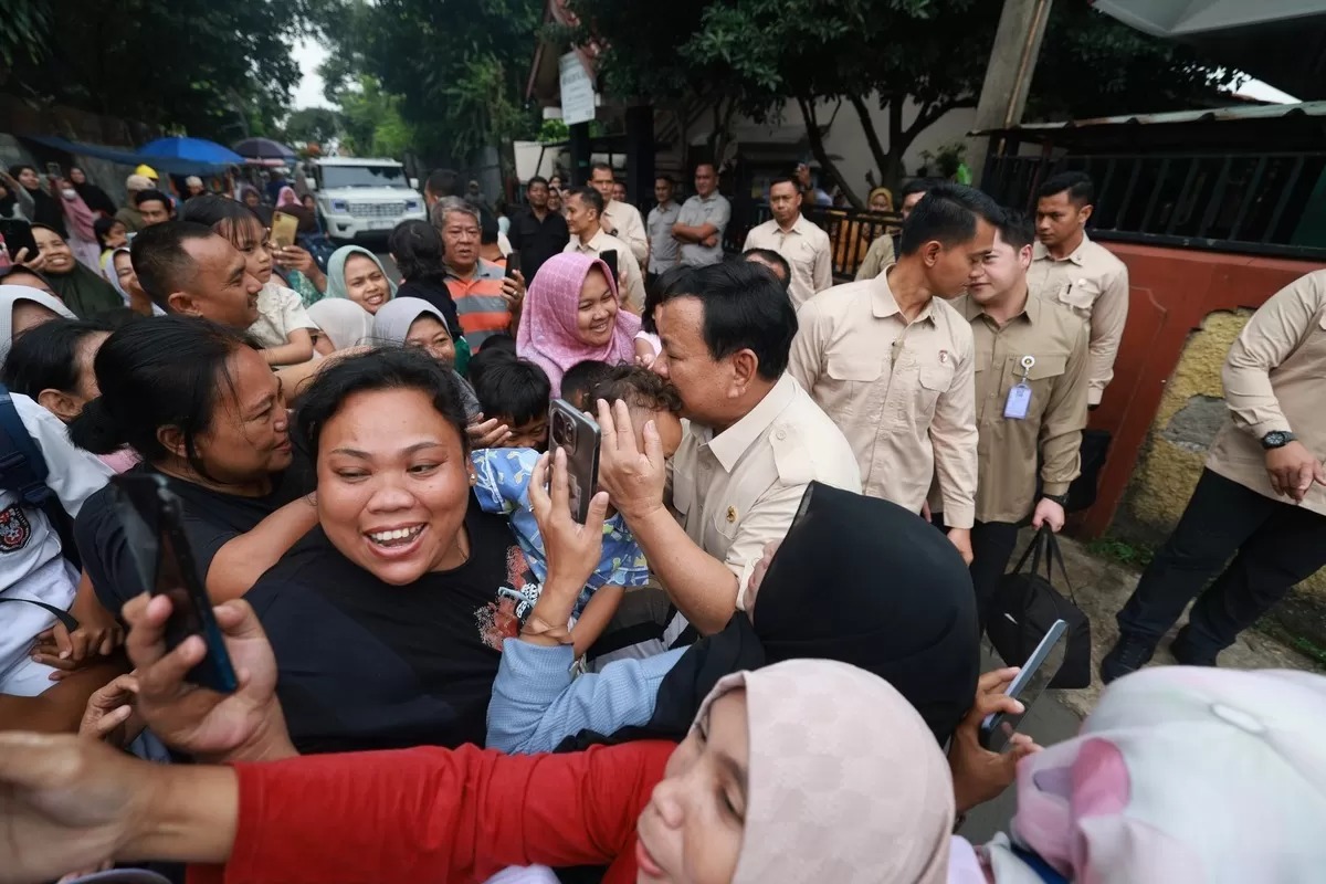 Presiden Prabowo Subianto kembali melakukan inspeksi mendadak (sidak) program makan bergizi gratis (MBG) di SDN 1 dan SDN 2 Kedung Jaya 2, Bogor, Jawa Barat, Senin (10/2/2025) pagi.
