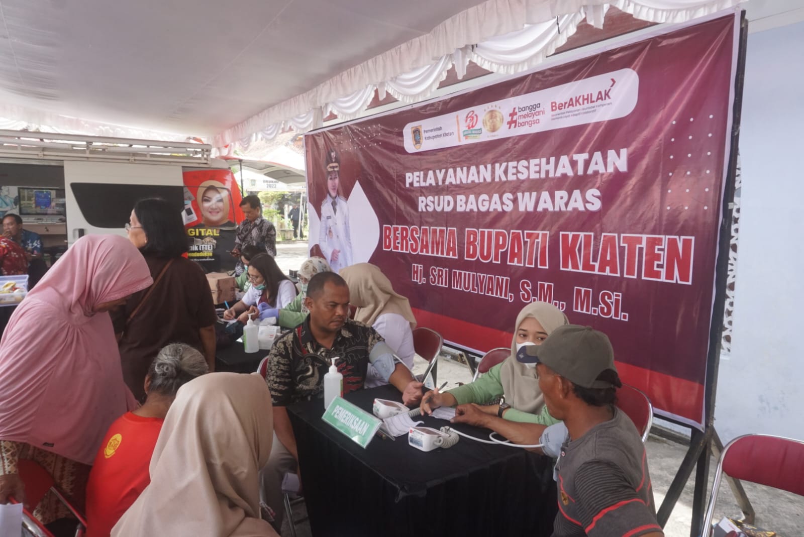 Ilustrasi- cek kesehatan yang dilakukan di stand RSUD Bagas Waras Klaten dalam acara silaturahmi purna bakti di Desa Barepan, Kecamatan Cawas beberapa waktu lalu.