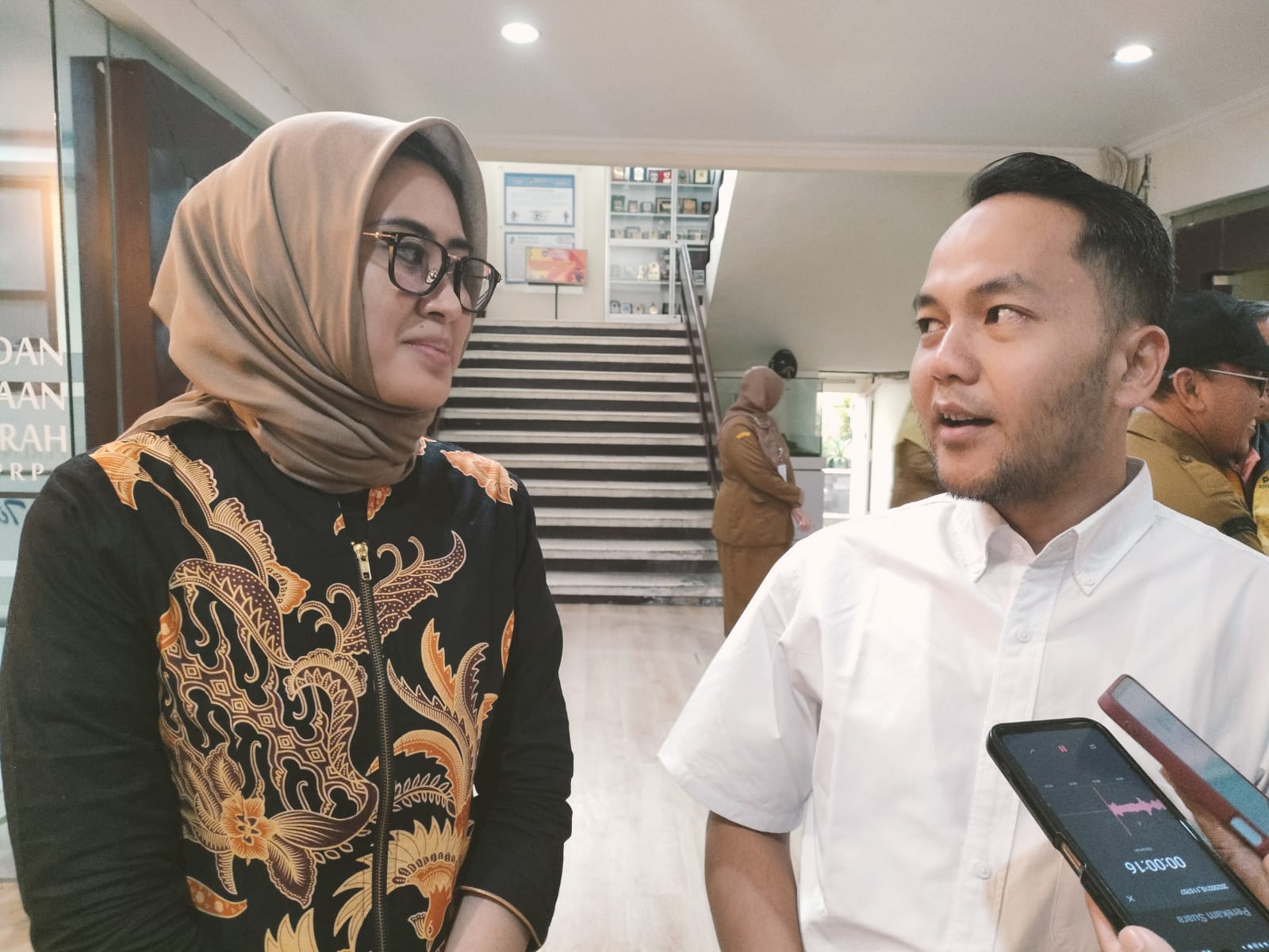 Pasangan Walikota-Wakil Walikota Solo terpilih Respati Ardi-Astrid Widayani.
