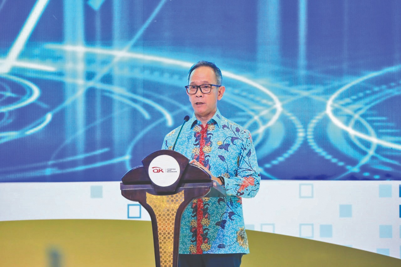Ketua Dewan Komisioner OJK Mahendra Siregar