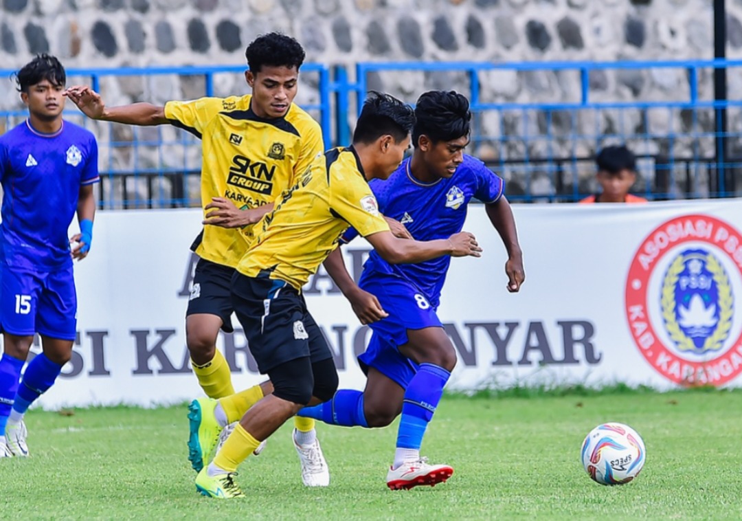 SARAT GENGSI: Laga Persika Karanganyar melawan Persak Kebumen di Stadion Angkatan 45, Rabu sore (12/2/2025).  &nbsp;