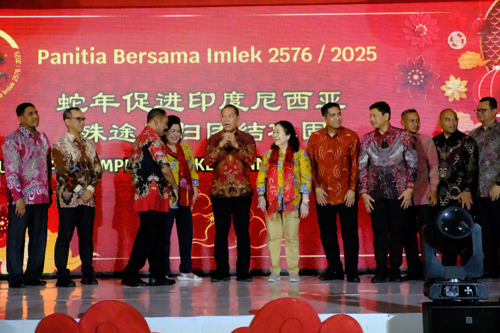 TOLERANSI: Wali Kota Solo Teguh Prakosa hadiri penutupan Perayaan Imlek 2025 di Kota Solo, Rabu malam (12/2).